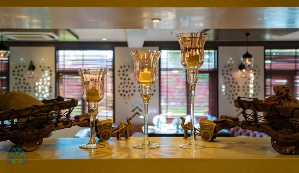 Hotel Basant Vihar Palace Биканер Экстерьер фото