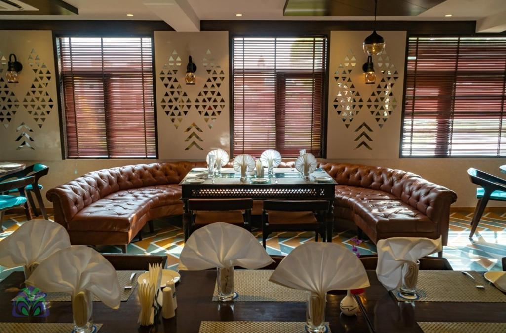 Hotel Basant Vihar Palace Биканер Экстерьер фото